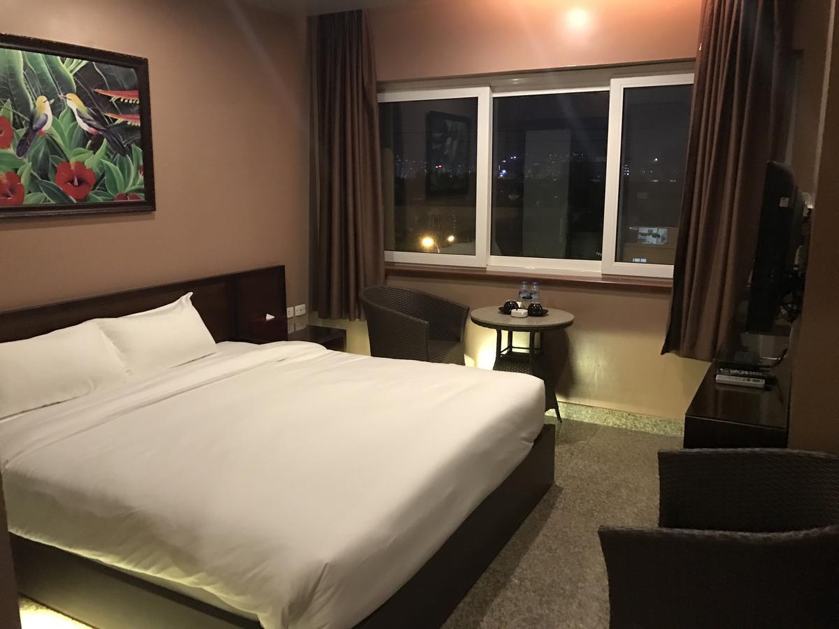 L Hotel Hanoi Esterno foto